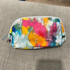 Lululemon everywhere belt bag